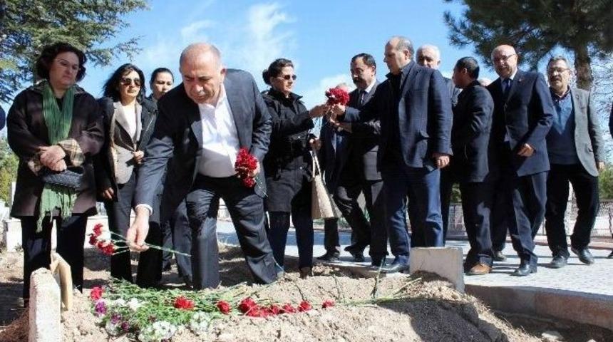 G&uuml;rsel Tekin&rsquo;den Cansel&rsquo;in Ailesine Taziye Ziyareti