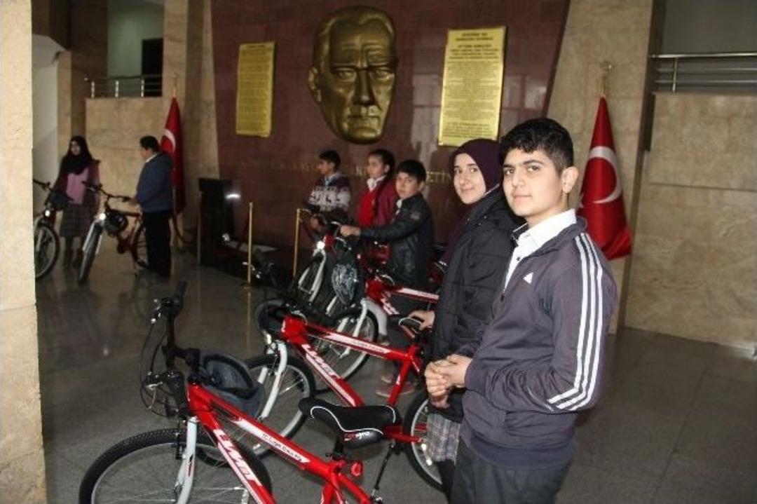 Iğdır&rsquo;da Bisiklet Dağıtımı