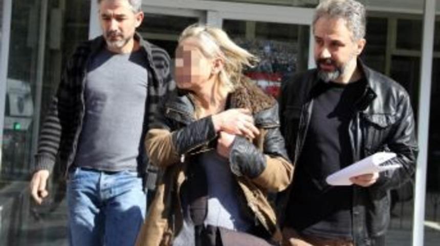 Boşandığı Kocasını Bıçakladı