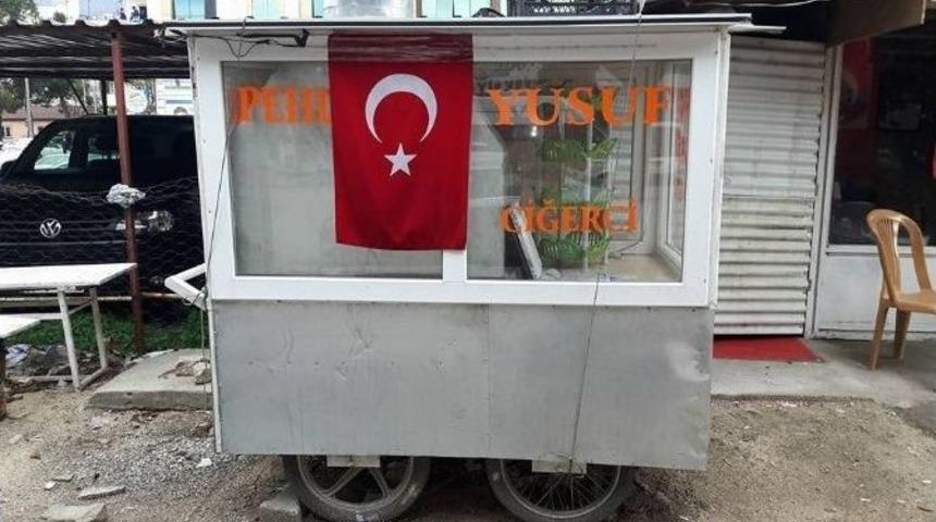 Kebap Tablasına Şehit Oğlu İçin Kilit Vurdu