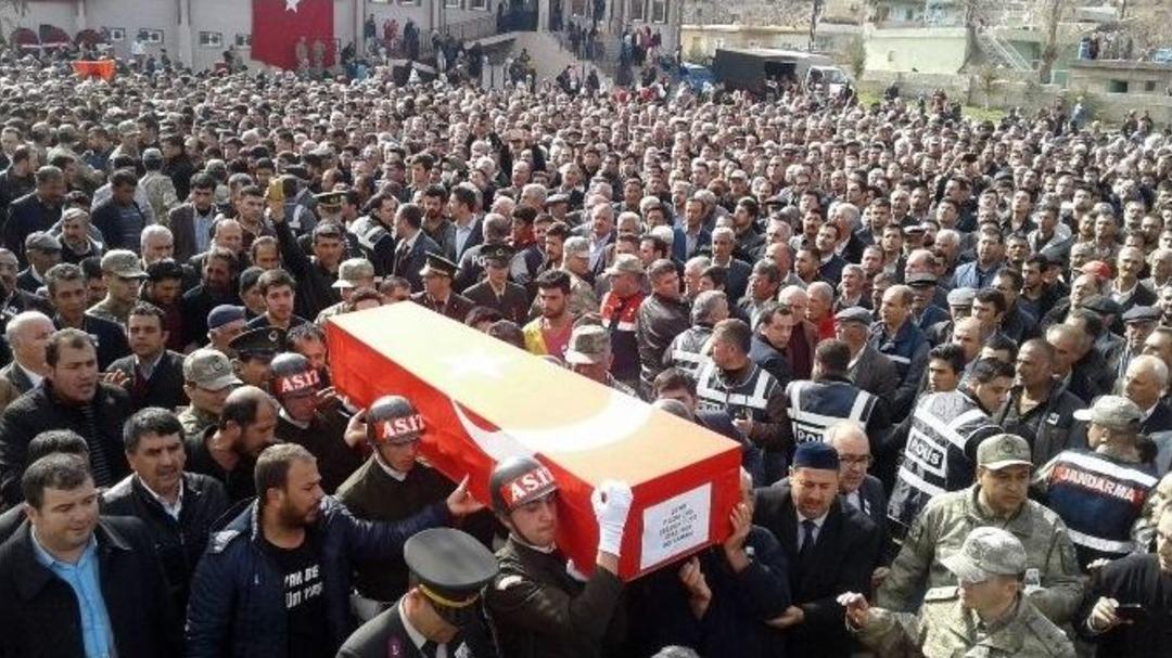 Adıyamanlı Şehit K&uuml;rt&ccedil;e Ağıtlarla Son Yolculuğuna Uğurlandı