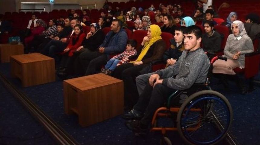 Şehir Tiyatrosu Engelliler İ&ccedil;in Oynadı