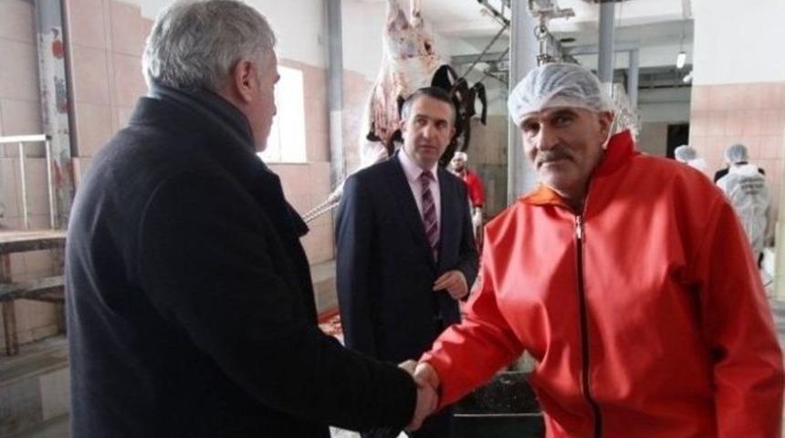 Başkan Memiş, Mezbahnede İncelemelerde Bulundu