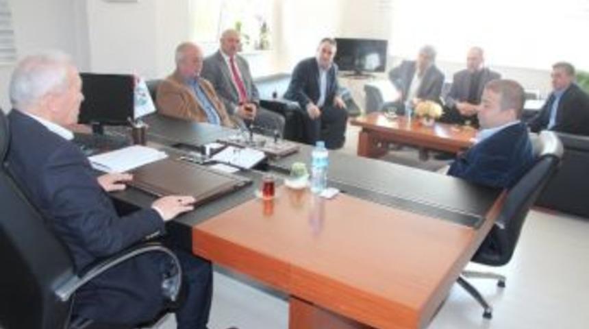 Komisyon &Uuml;yeleri Belediyeyi Ziyaret Etti