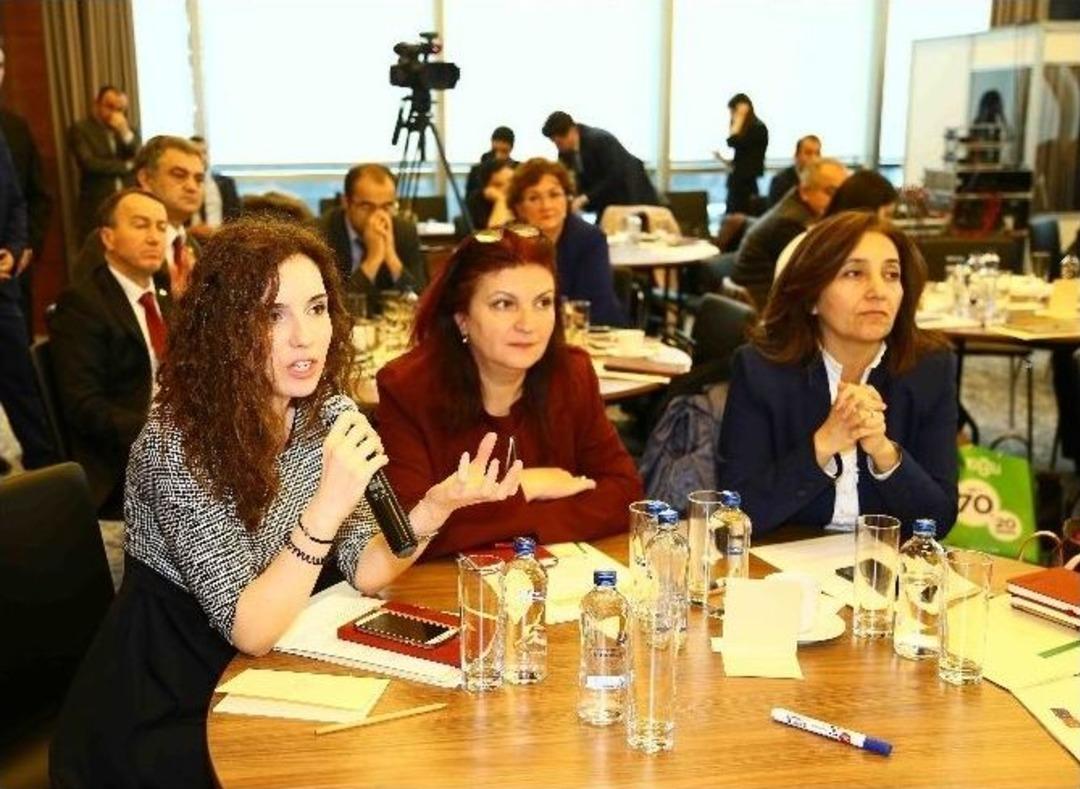 &Uuml;&ccedil;&uuml;nc&uuml; B&ouml;lgesel Belediye Başkanları &Ccedil;alıştayı D&uuml;zenlendi