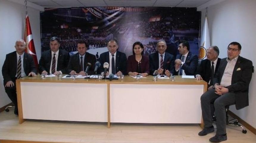 Ak Parti İzmir İl Başkanı B&uuml;lent Delican, &ldquo;kocaoğlu Devletin Kurumlarını Su&ccedil;lamasın&rdquo;