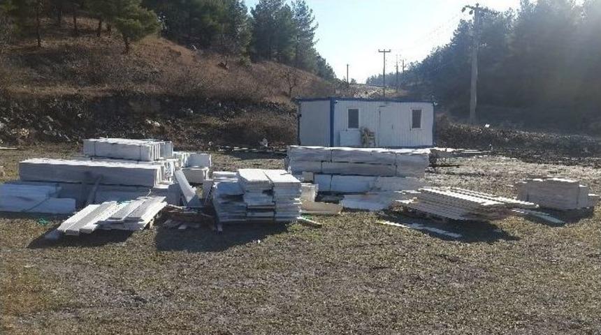 İş Yerini &Ouml;nce Kurşunladılar Sonra Yakmaya &Ccedil;alıştılar