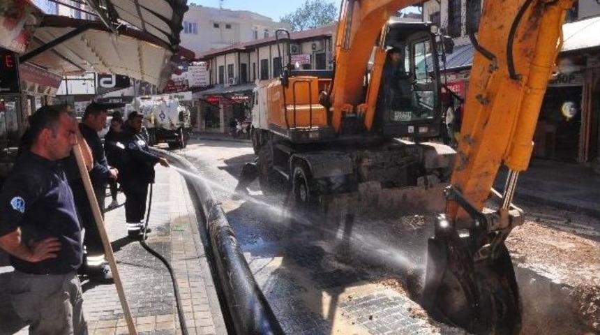 Manavgat Atat&uuml;rk Caddesi Temiz Suya Kavuşacak