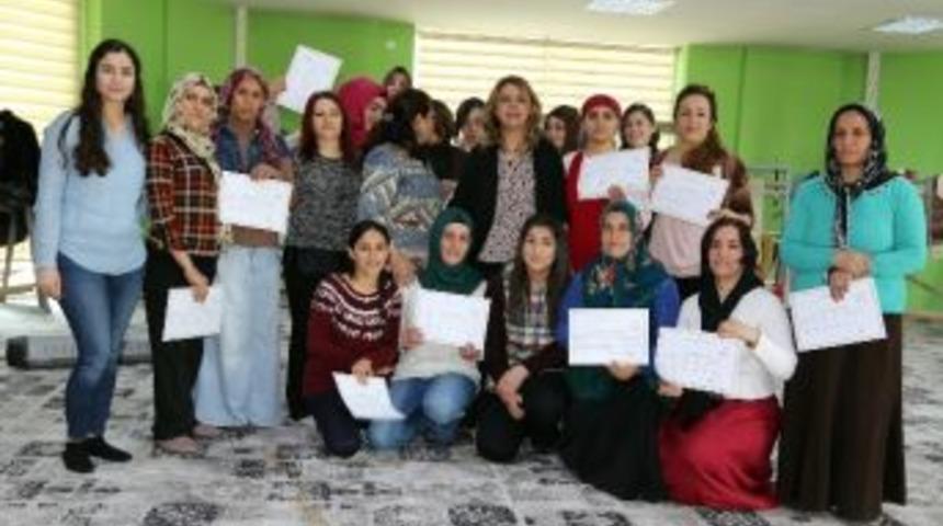 B&uuml;y&uuml;kşehir Belediyesi&rsquo;nden 25 Kadına Sertifika