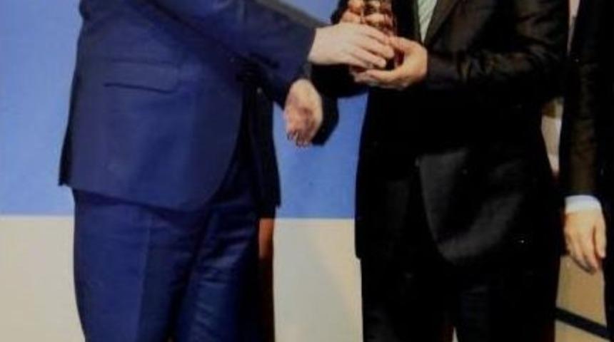 Enerji &Ouml;d&uuml;l&uuml;, İn&ouml;n&uuml; &Uuml;niversitesine Verildi