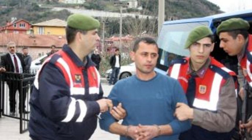 &Ccedil;ifte Cinayetin Zanlısı Adliyede