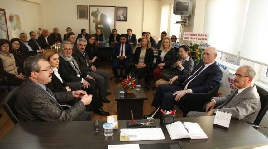 B&uuml;y&uuml;kerşen Ve Kurt&rsquo;tan Chp Eskişehir Y&ouml;netimine Ziyaret