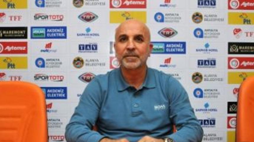 &Ccedil;avuşoğlu&rsquo;ndan Kul&uuml;p Başkanlarına Tepki