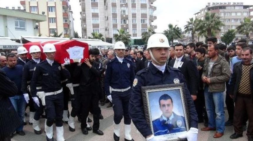 Kazada &Ouml;len Polis Memuru Toprağa Verildi