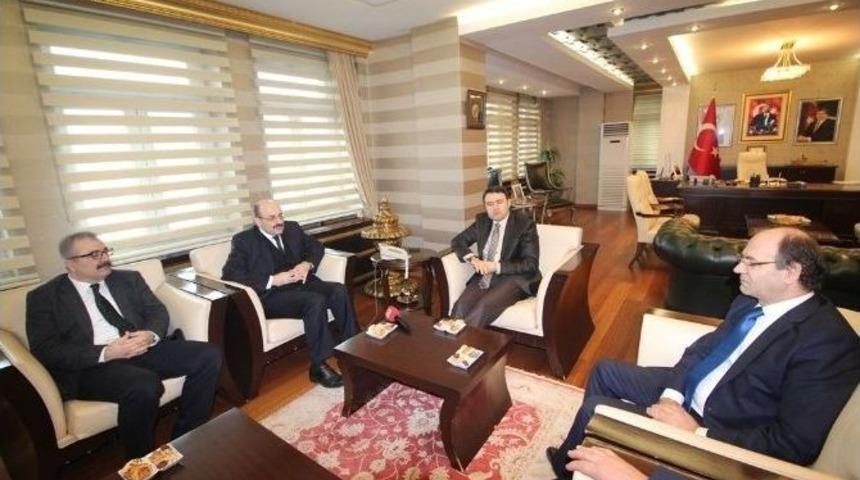 Y&ouml;k Başkanı Prof. Dr. Yekta Sara&ccedil; Ağrı&rsquo;da