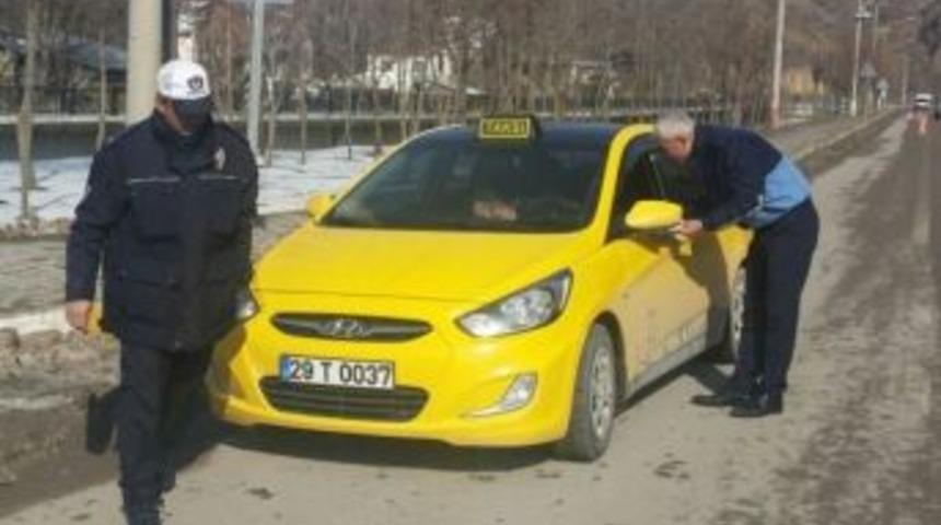 G&uuml;m&uuml;şhane&rsquo;de Zabıtalar Taksimetreleri Kontrol Etti