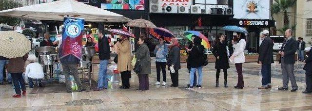 Manisa Trabzonlular Derneği’nden Kurtuluş Yıldönümü İçin Lokma Hayrı