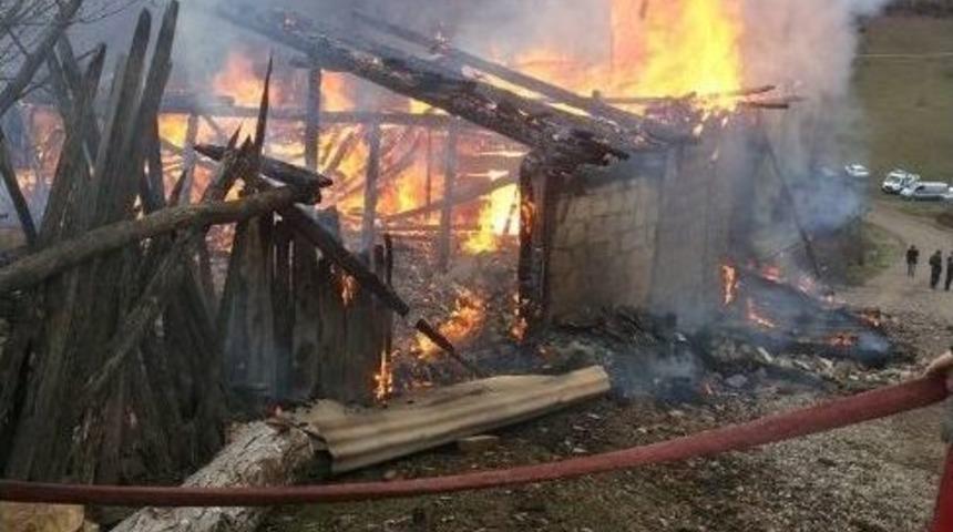 Alevlere Teslim Olan Ev K&uuml;le D&ouml;nd&uuml;