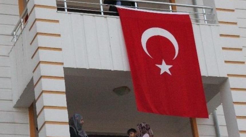 Şehit Ateşi Elazığ&rsquo;a D&uuml;şt&uuml;