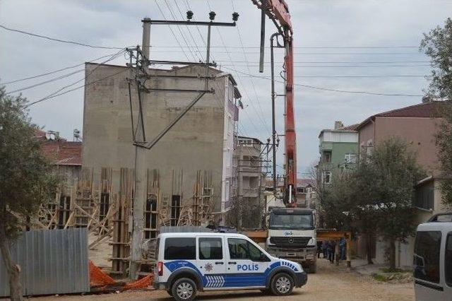 Yüksek Gerilim Hattına Değen Beton Mikserinin Operatörü Akıma Kapılıp Öldü