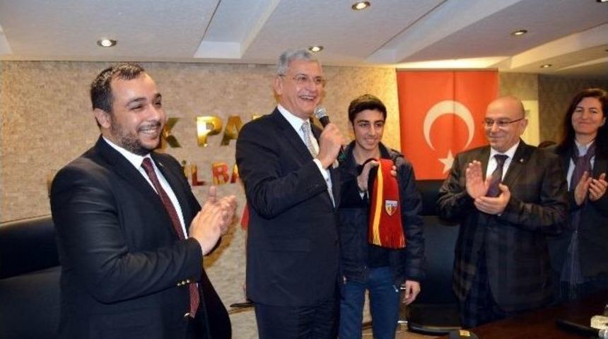 Ab Bakanı Volkan Bozkır: