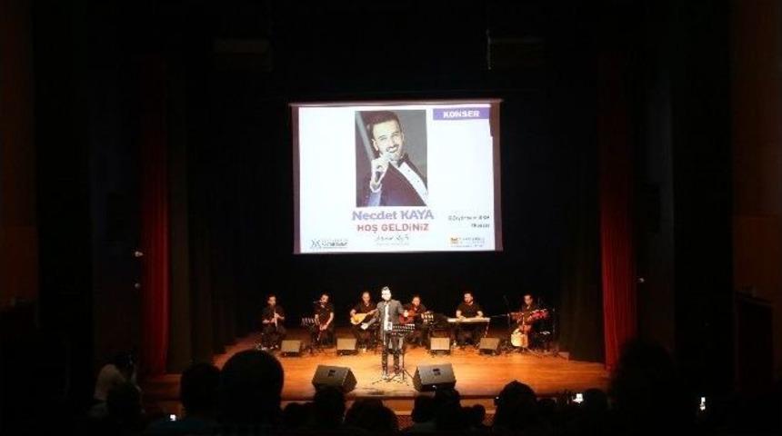 Necdet Kaya Zeytinburnu&rsquo;nda Sevenleriyle Buluştu