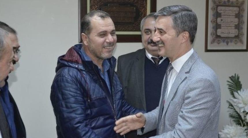 Turgutlu&rsquo;da Belediye İş&ccedil;ilerinin Y&uuml;z&uuml; G&uuml;ld&uuml;