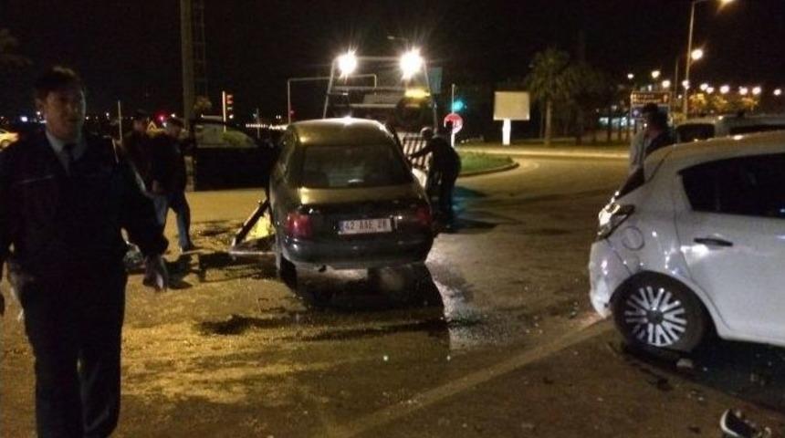 Manavgat&rsquo;ta Trafik Kazası: 6 Yaralı