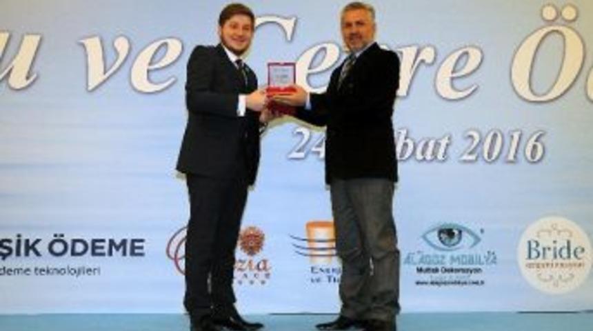 Başkan &Ccedil;etin&rsquo;e &Ccedil;evrecilik &Ouml;d&uuml;l&uuml;