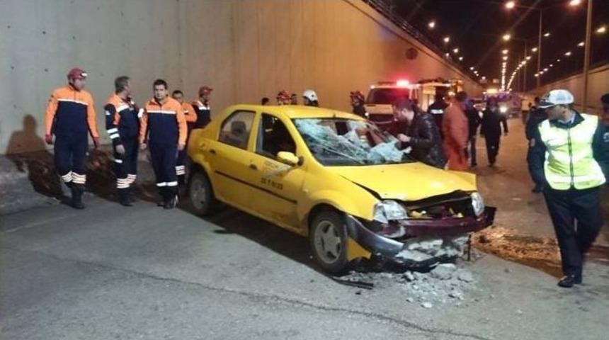 Erzurum&rsquo;da Trafik Kazası: 2 Yaralı