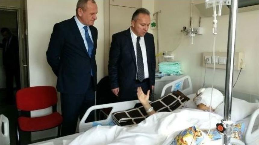 Vali Ve Başkan Yaralı Binbaşıyı Ziyaret Etti