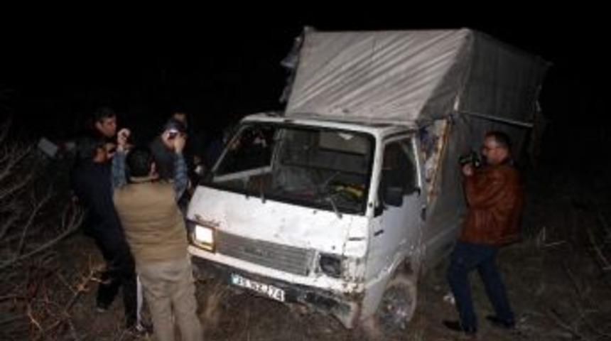 Polis Ka&ccedil;an İki &Uuml;niversiteliyi Arıyor