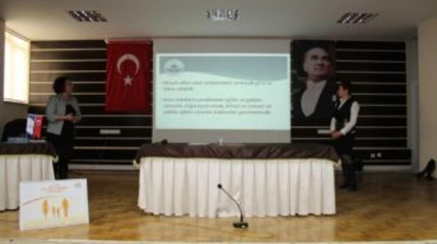Aile Eğitimi Kurs Programı Masaya Yatırıldı