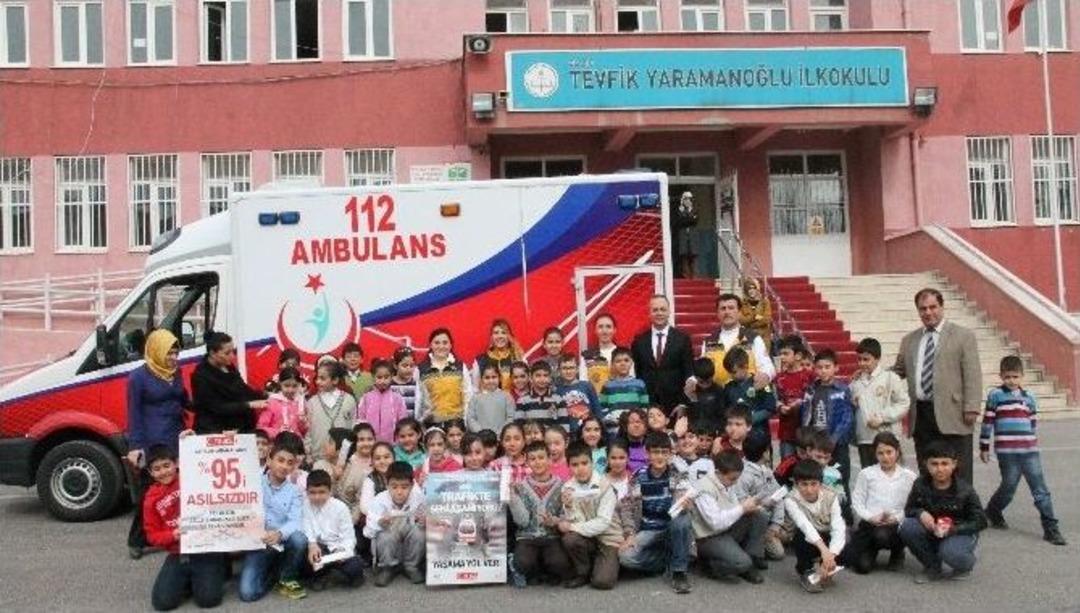 &rsquo;trafikte Yaşama Yol Ver&rsquo; Projesiyle &Ccedil;ocuklar 112&rsquo;yi Tanıyor