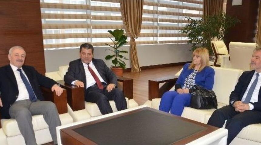 Kktc Milli Eğitim Bakanı D&uuml;r&uuml;st&rsquo;ten B&uuml;y&uuml;kşehir Belediyesi&rsquo;ne Ziyaret