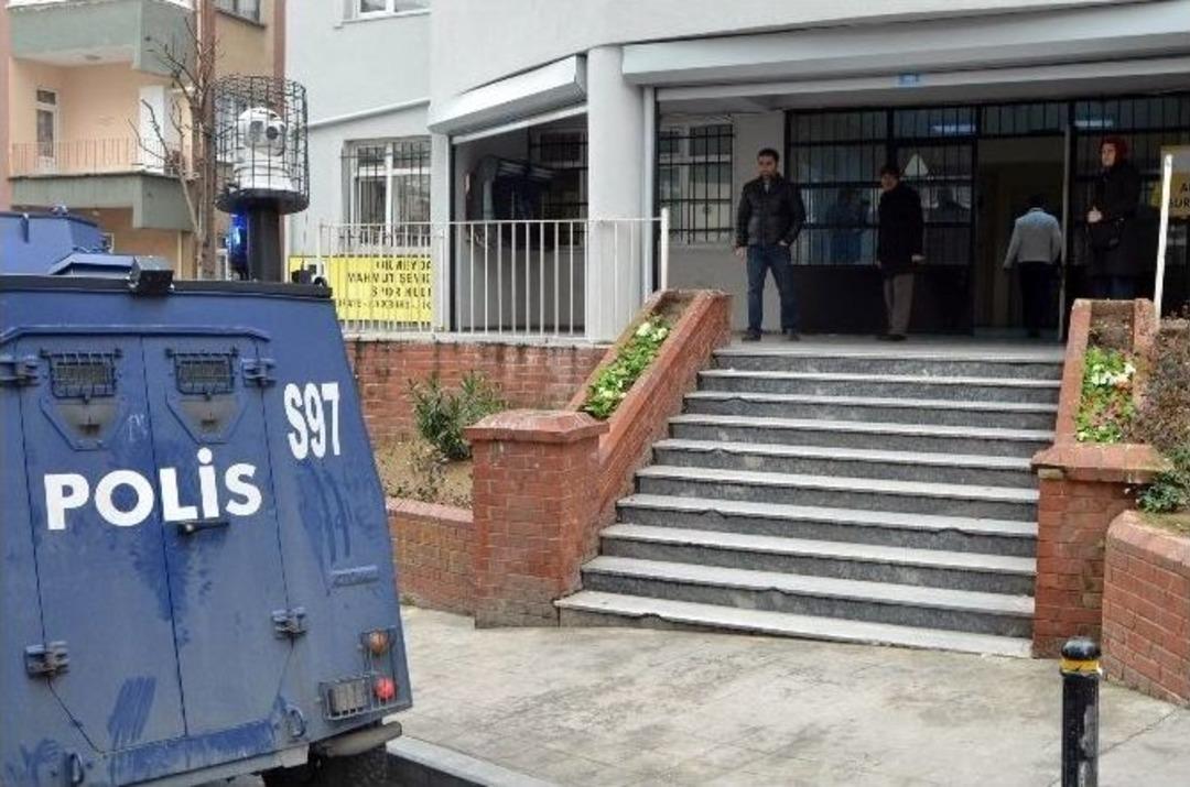 İstanbul&rsquo;da G&uuml;peg&uuml;nd&uuml;z &Ccedil;ifte Soygun