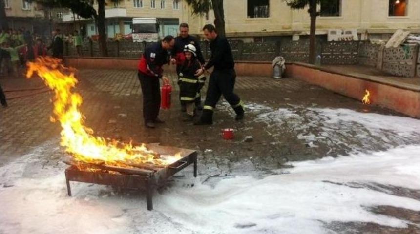 İtfaiyeden Okullarda Yangın Tatbikatı