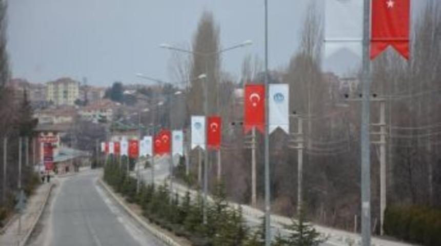 Ilgaz, T&uuml;rk Bayraklarıyla Donatıldı