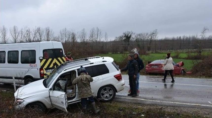 Sinop&rsquo;ta Trafik Kazası: 2 Yaralı