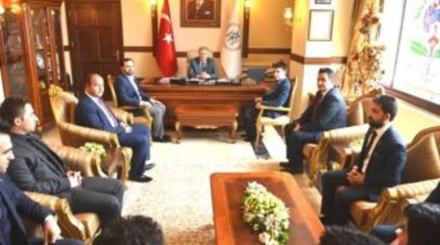 T&uuml;rkiye Gen&ccedil;lik Vakfı Y&ouml;netimi, Vali Kahraman&rsquo;ı Ziyaret Etti