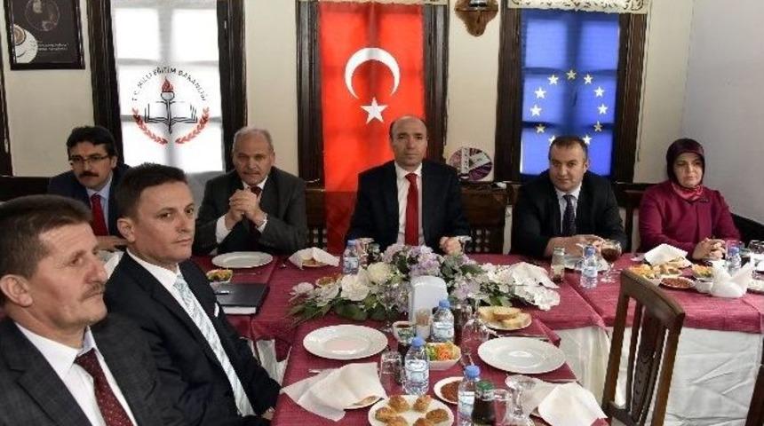 G&uuml;m&uuml;şhane&rsquo;de &lsquo;kızlarımız Okullaşıyor, &Uuml;niversitelerle Ve İş Alanlarıyla Buluşuyor&rsquo; Projesi