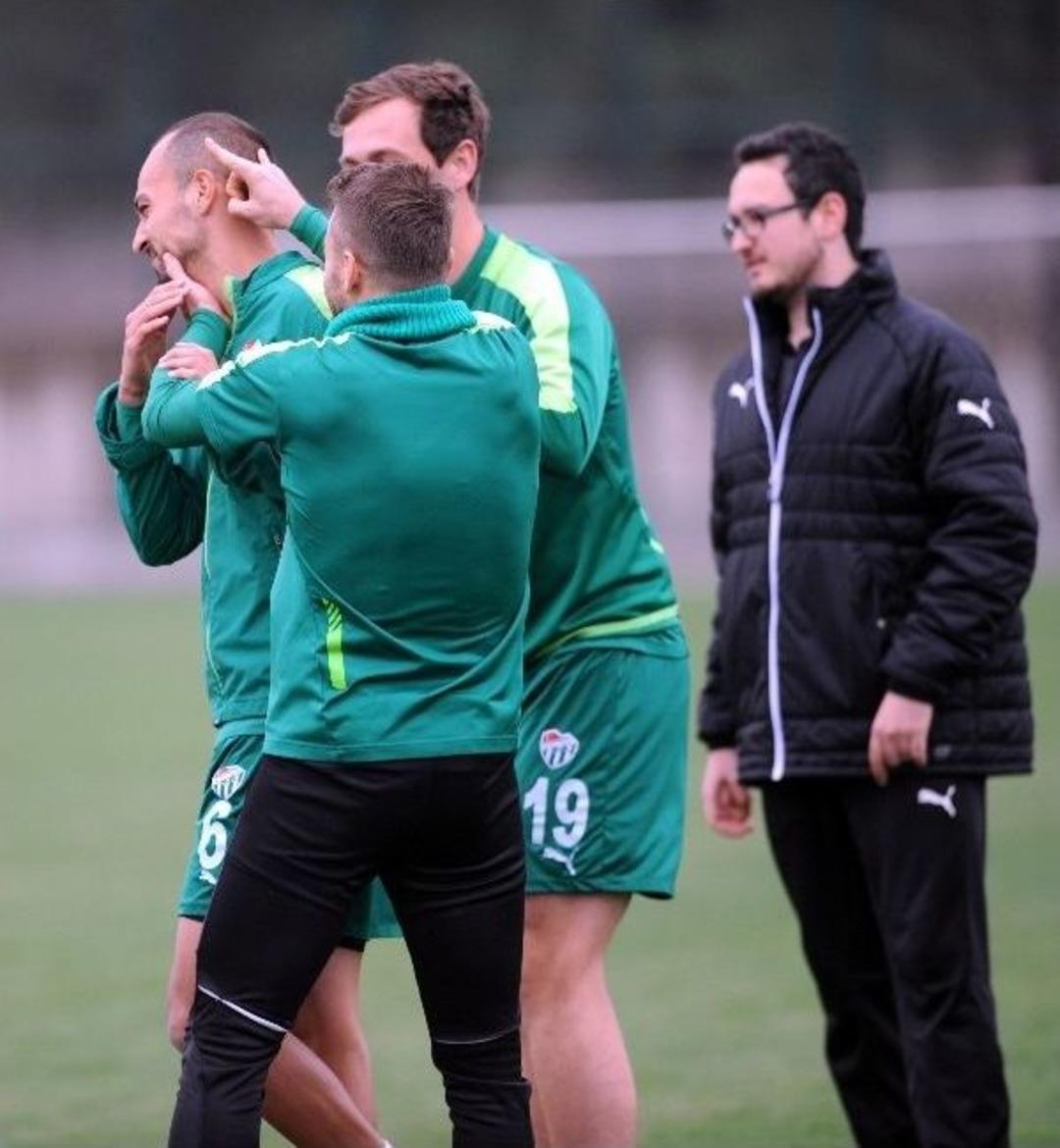 Bursaspor&rsquo;da Neşeli Antrenman
