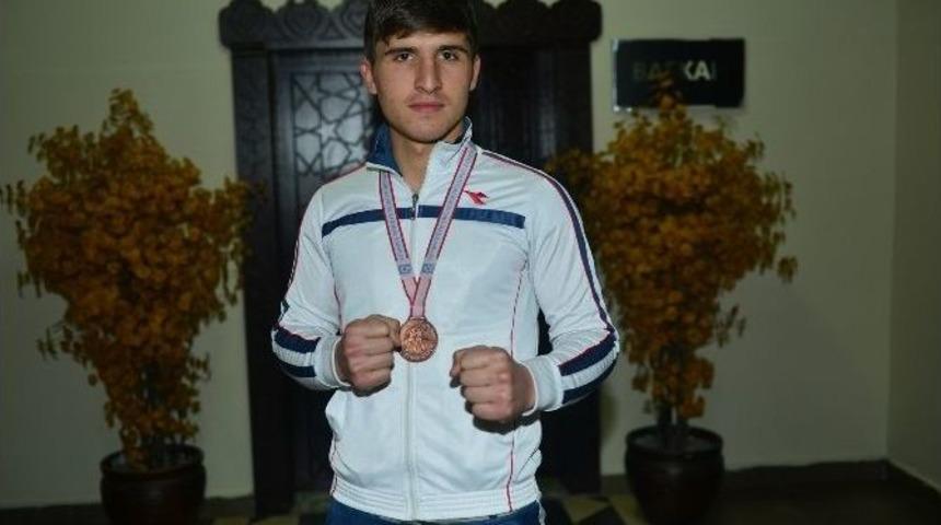 Yakutiye&rsquo;nin Sporcusu 3&rsquo;&uuml;nc&uuml; Oldu