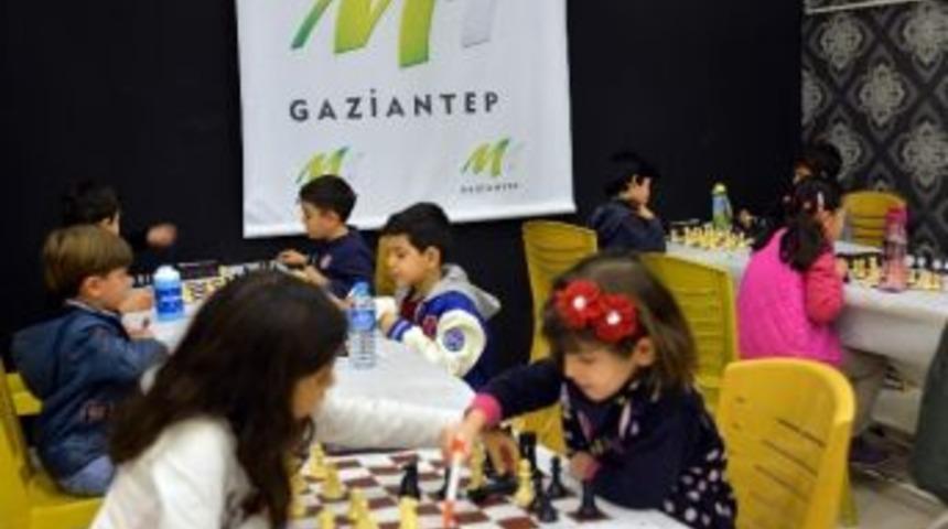 M1&rsquo;de Satran&ccedil; Turnuvası