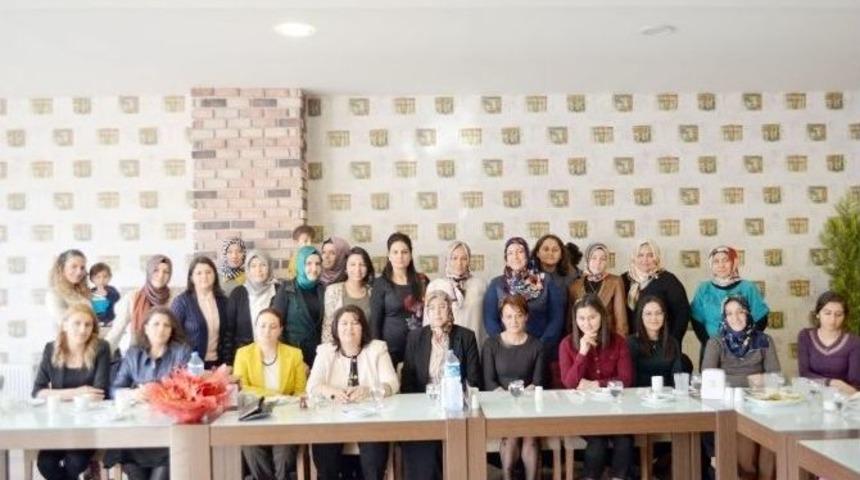 Besni&rsquo;de Polis Eşlerinden Birlik Ve Beraberlik Mesajı