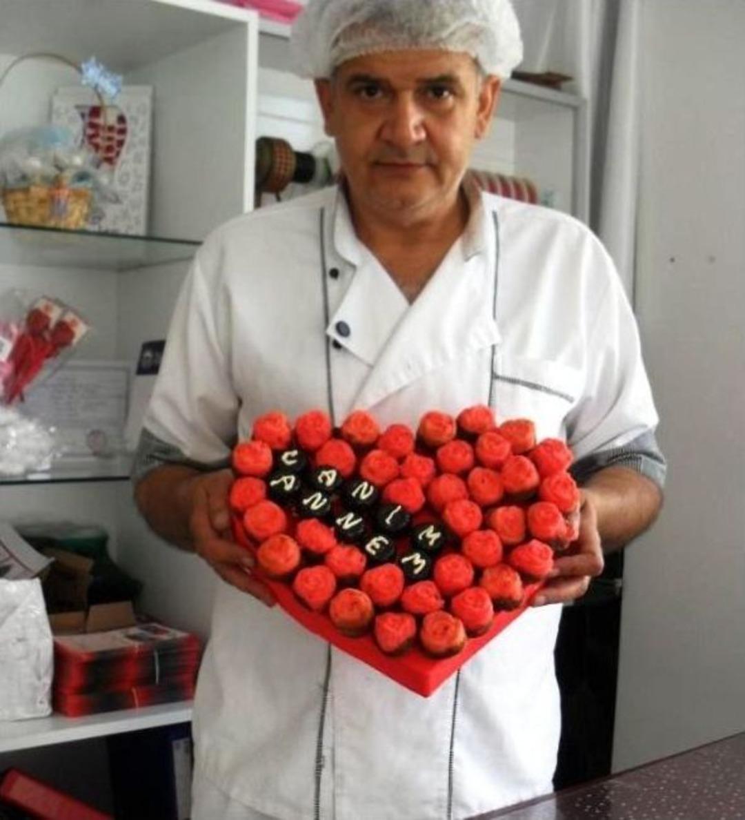 Heyecandan Kalbi Durdu