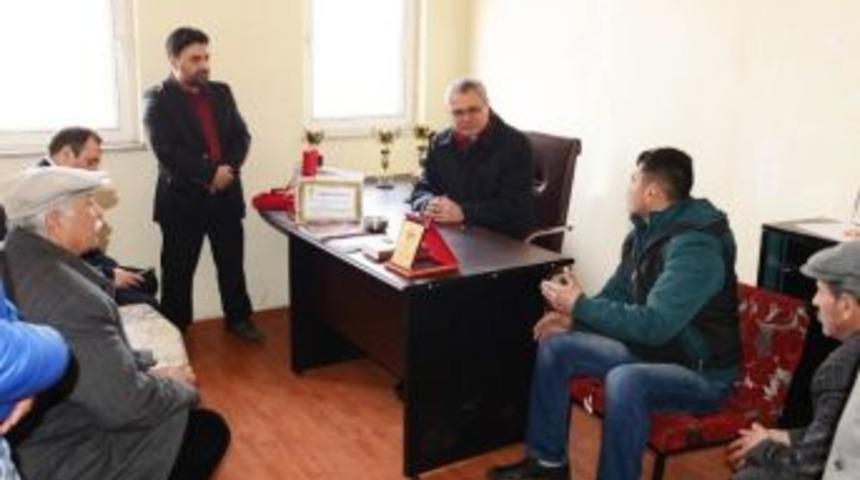 Vali Deniz, Rahvan At Binicilik K&uuml;lt&uuml;r Ve Spor Kul&uuml;b&uuml;&rsquo;n&uuml; Ziyaret Etti