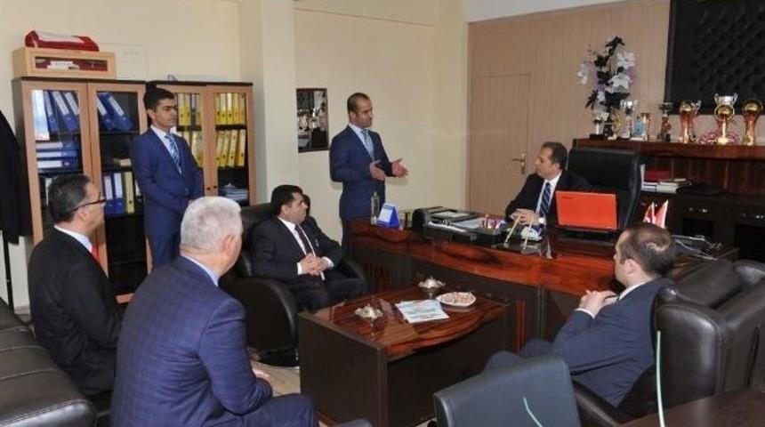 Vali Taşyapan&rsquo;dan Okul Ziyareti
