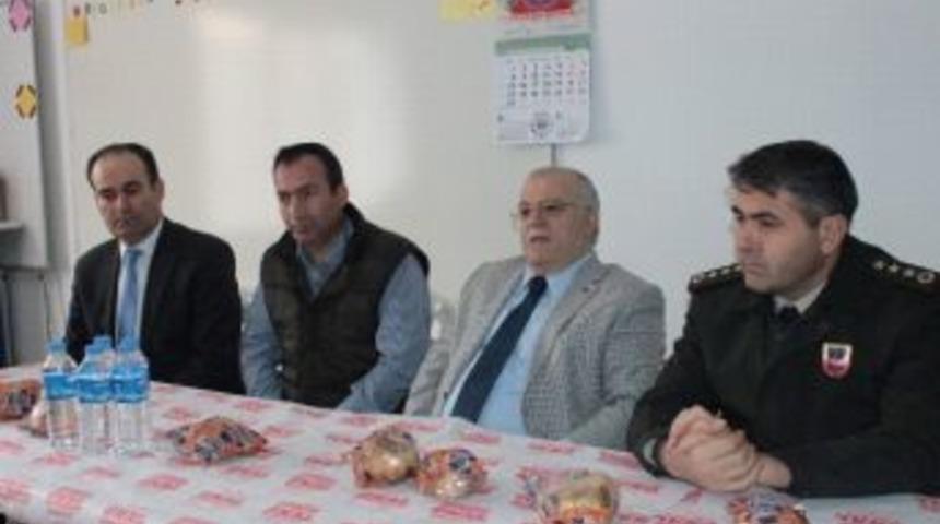 Kırşehir Valisi Necati Şent&uuml;rk Cansel&rsquo;in Ailesini Ziyaret Etti