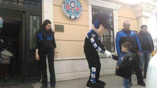 Anaokulu Öğrencilerine Polisliği Tanıttılar